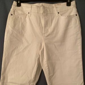 St. John’s Bay straight leg mid rise Jean
